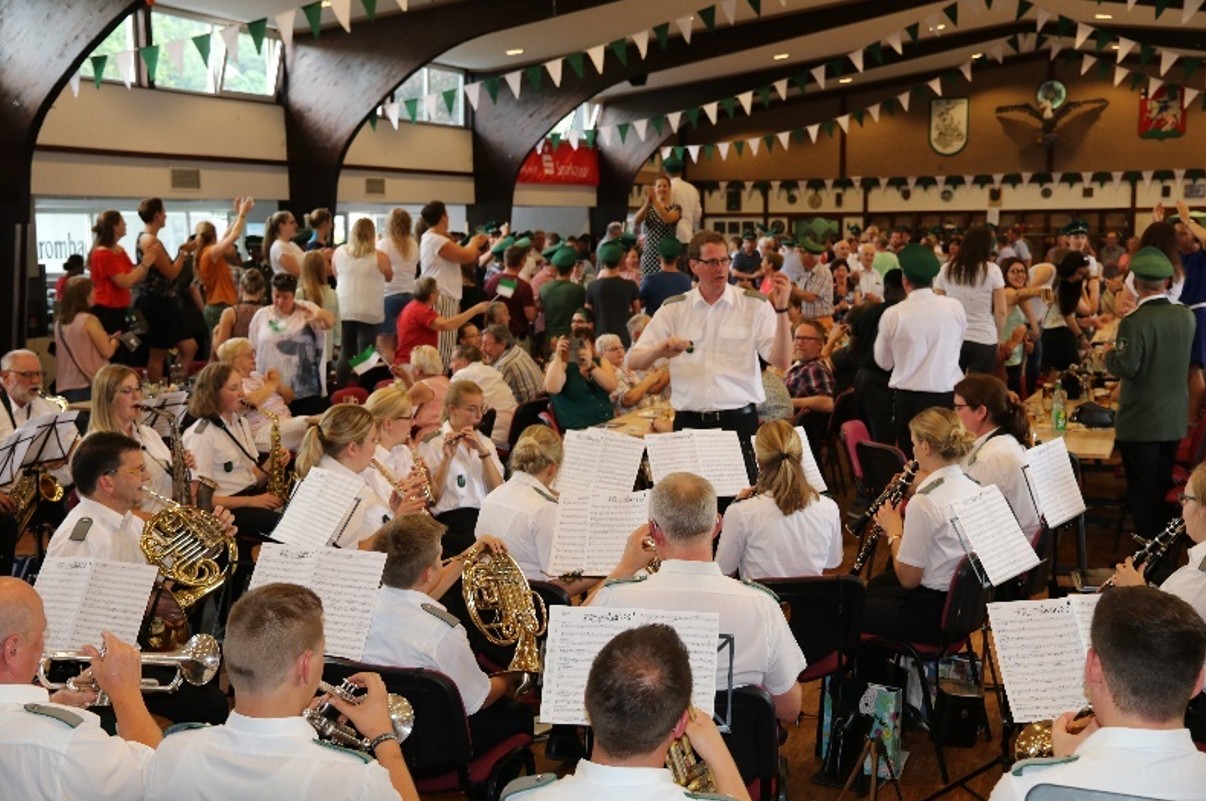 Orchester beim traditionellen Frühschoppen