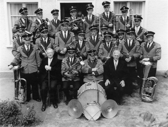 Erste Uniformen 1953