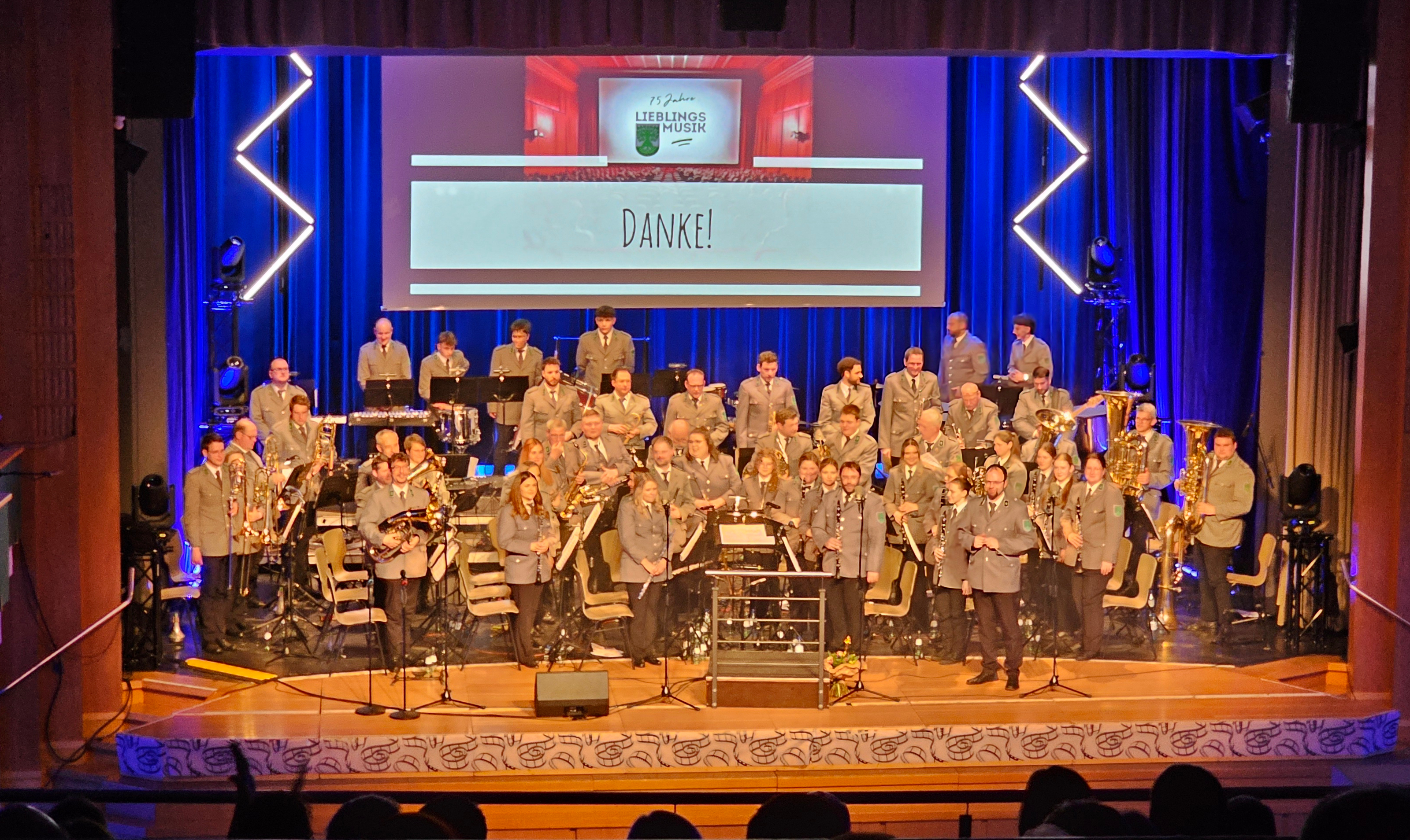 Danke Ansicht der Bühne am Ende des Konzerts